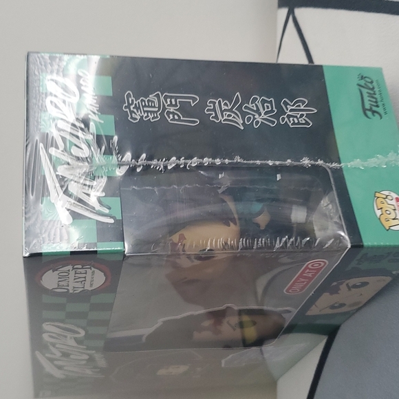 Demon Slayer Tanjiro Kamado Pop! & Tee Set Target Exclusive - Brand New Sealed - Picture 7 of 7